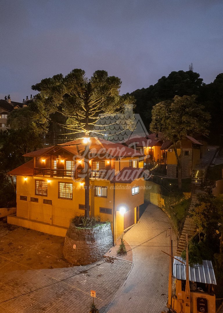 Locar-in Gramado - Chalé Hill Top C/Lareira e Mini Cozinha I